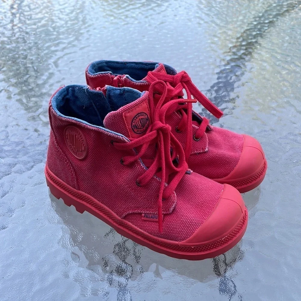 NWOT Palladium Pampa Hi Zipper Boot Cayenne Red
